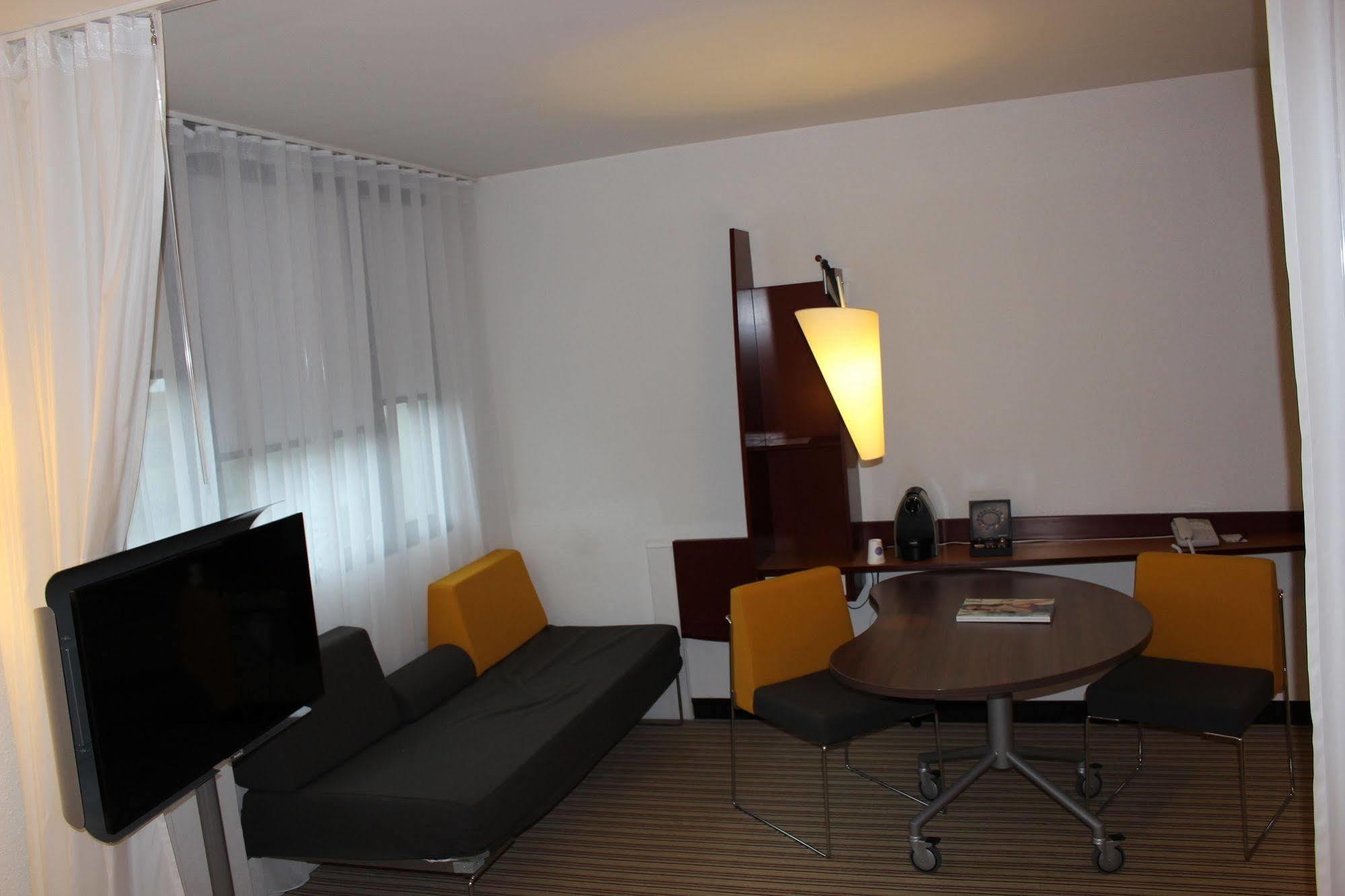 B&B Hotel Calais Terminal Cite Europe 4 Etoiles Coquelles Exterior foto
